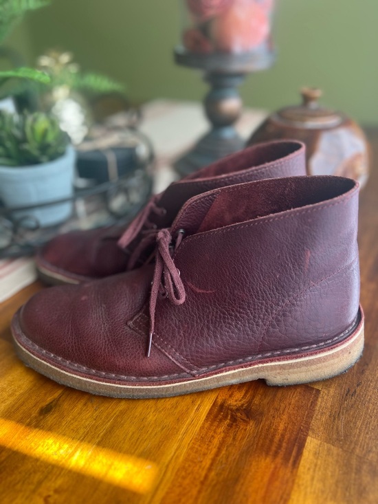 Clarks Originals Men\'s Burgundy Leather Desert Boots